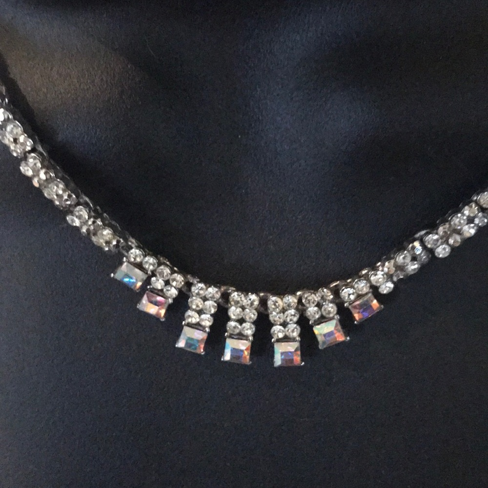 Fashion jewelry sparkly necklace